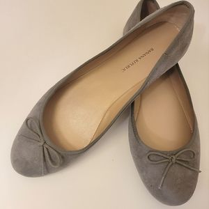 Banana Republic grey suede flats
